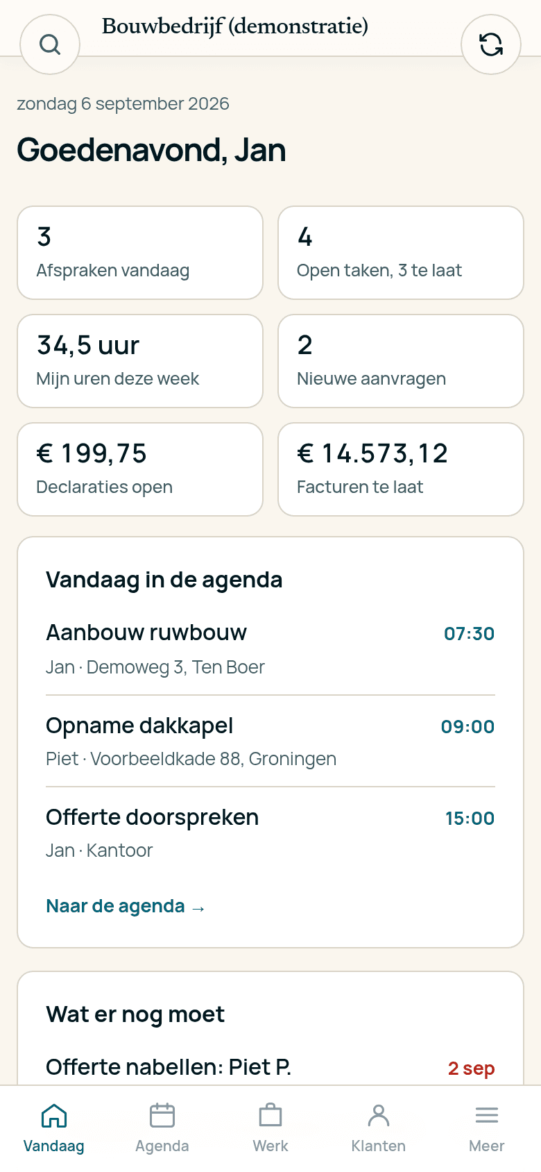 Het beginscherm op een telefoon: wat er vandaag staat, wat er open staat en wat er nog gefactureerd moet worden.